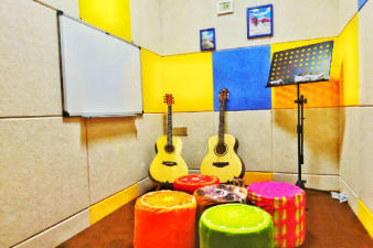 九龍坡綜合藝術(shù)培訓(xùn) 聲樂(lè)、吉他、架子鼓與鋼琴課程全解析